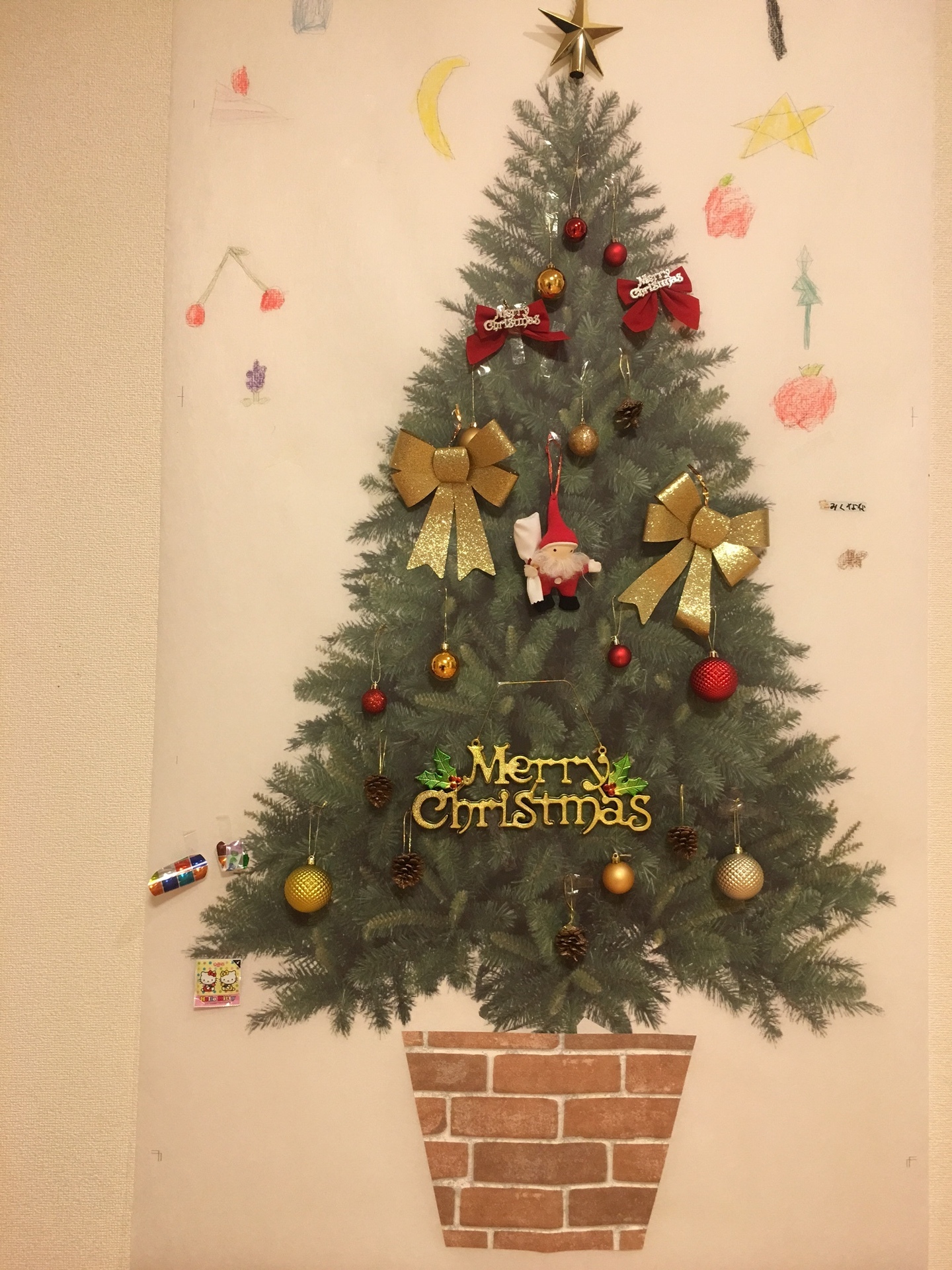 ウォールツリー 壁に飾るクリスマスツリー カセン和紙工業のブログです